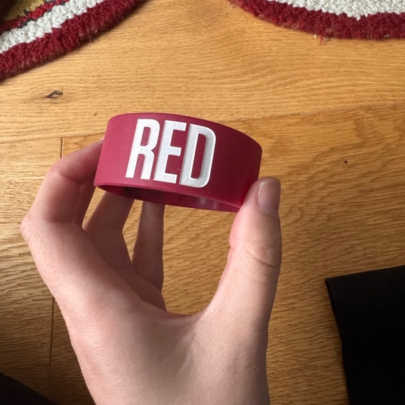 Red Taylor Swift Bracelet - Picture 5 of 9